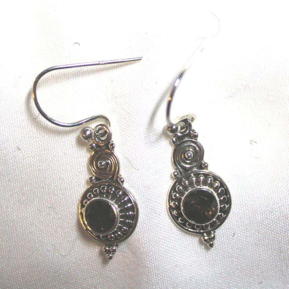 Dangle Earrings with Garnet and in 925 Sterling